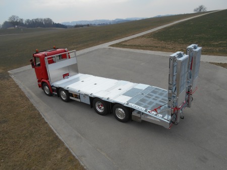 Image Baumaschinentaxi ZBINDEN auf einem Scania