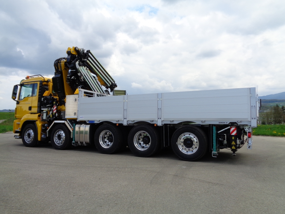 Image Camion 5 essieux avec grue et pont Zbinden